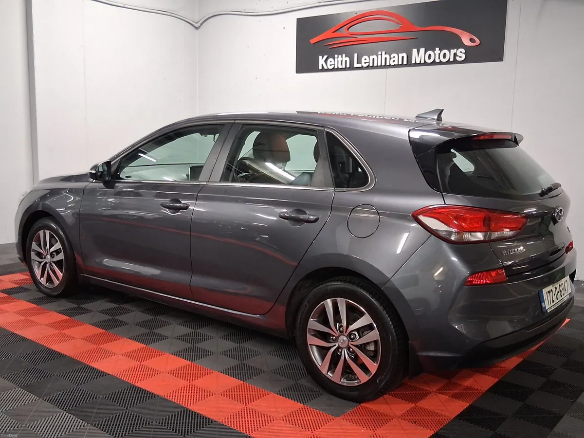 2017 Hyundai i30 **DELUXE PLUS** - Image 3