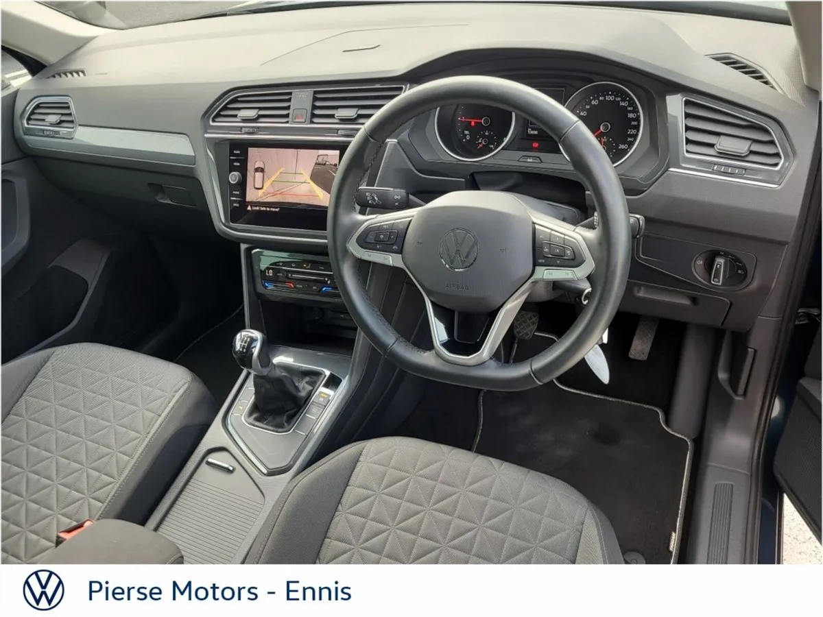 Volkswagen Tiguan 2.0 TDI 122HP Life - Factory Hit - Image 3