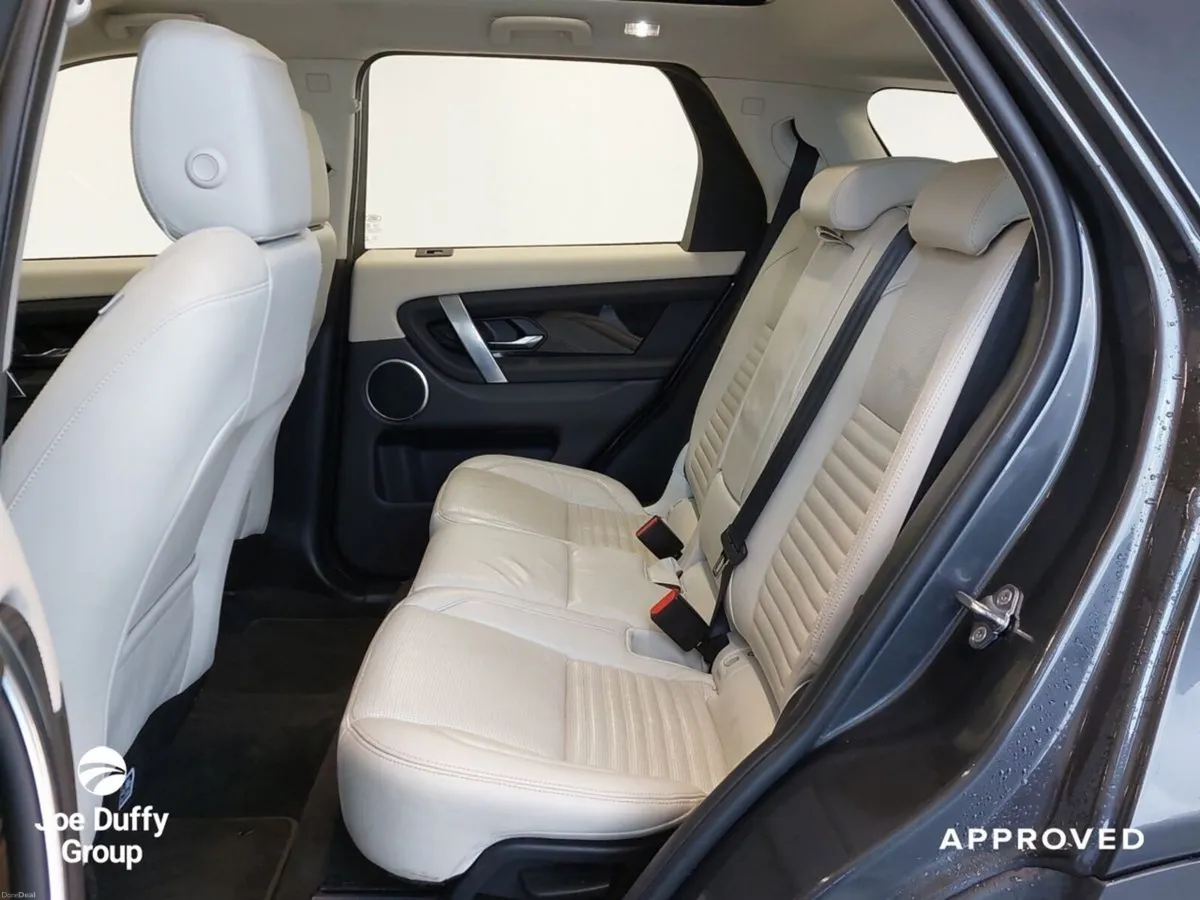 Land Rover Discovery Sport S 1.5 I3 PHEV 300 PS AW - Image 5