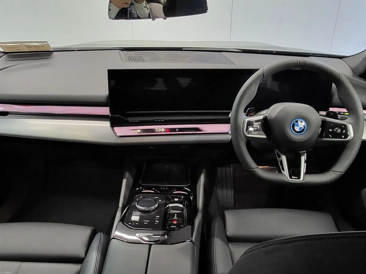 BMW 5-Series 530e M Sport - Image 4