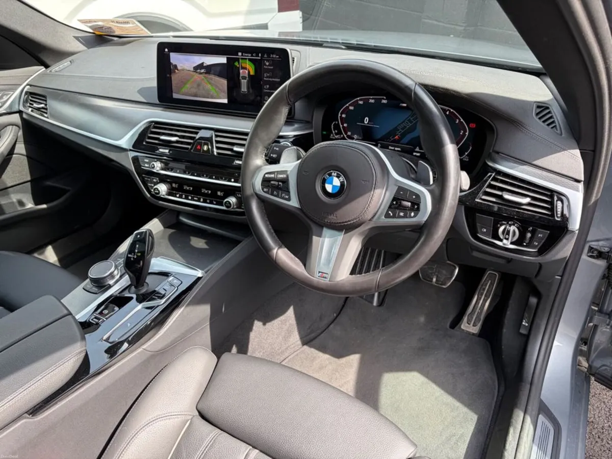 BMW 5-Series 520D MSPORT TOURING 5DR Auto - Image 2