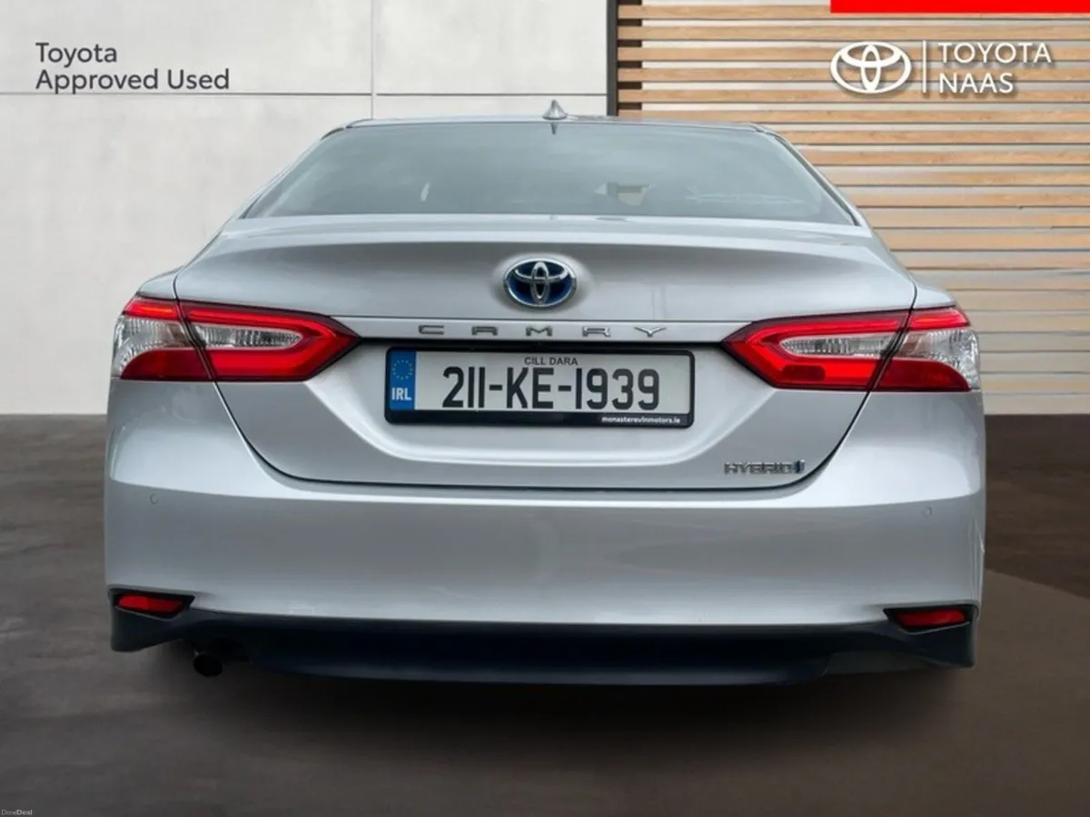 Toyota Camry CAMRY HYBRID SOL - Image 4