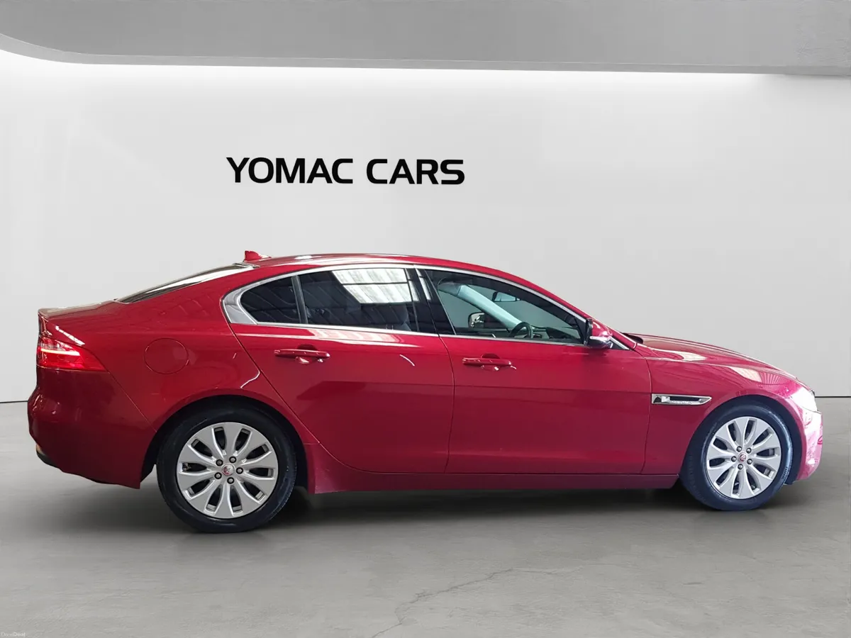 Jaguar XE 2.0D PORTFOLIO  2015 - Image 2