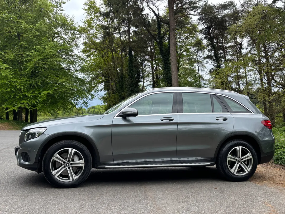 181 Mercedes-Benz GLC 250!! 4 WHEEL DRIVE ⭐️⭐️⭐️ - Image 4