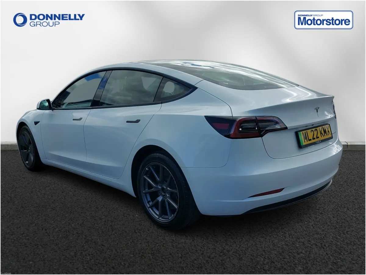 Tesla Model 3 Saloon Long Range - Image 2