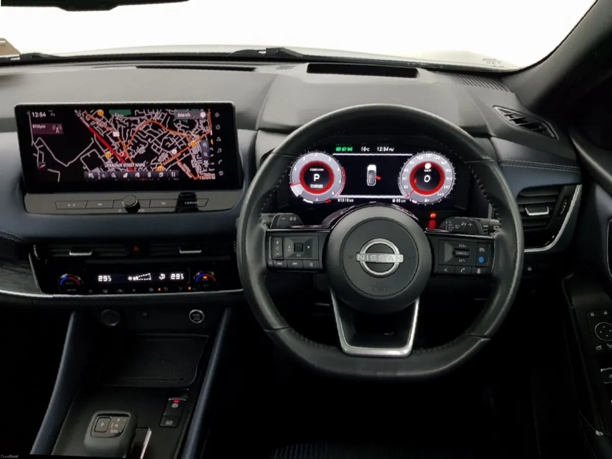Nissan Qashqai 1.3 PET MILD HYBRID SV Tech CVT - Image 3