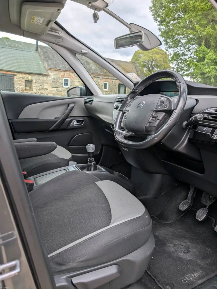 2014 Citroën C4 Picasso 7 Seater tax and test - Image 4