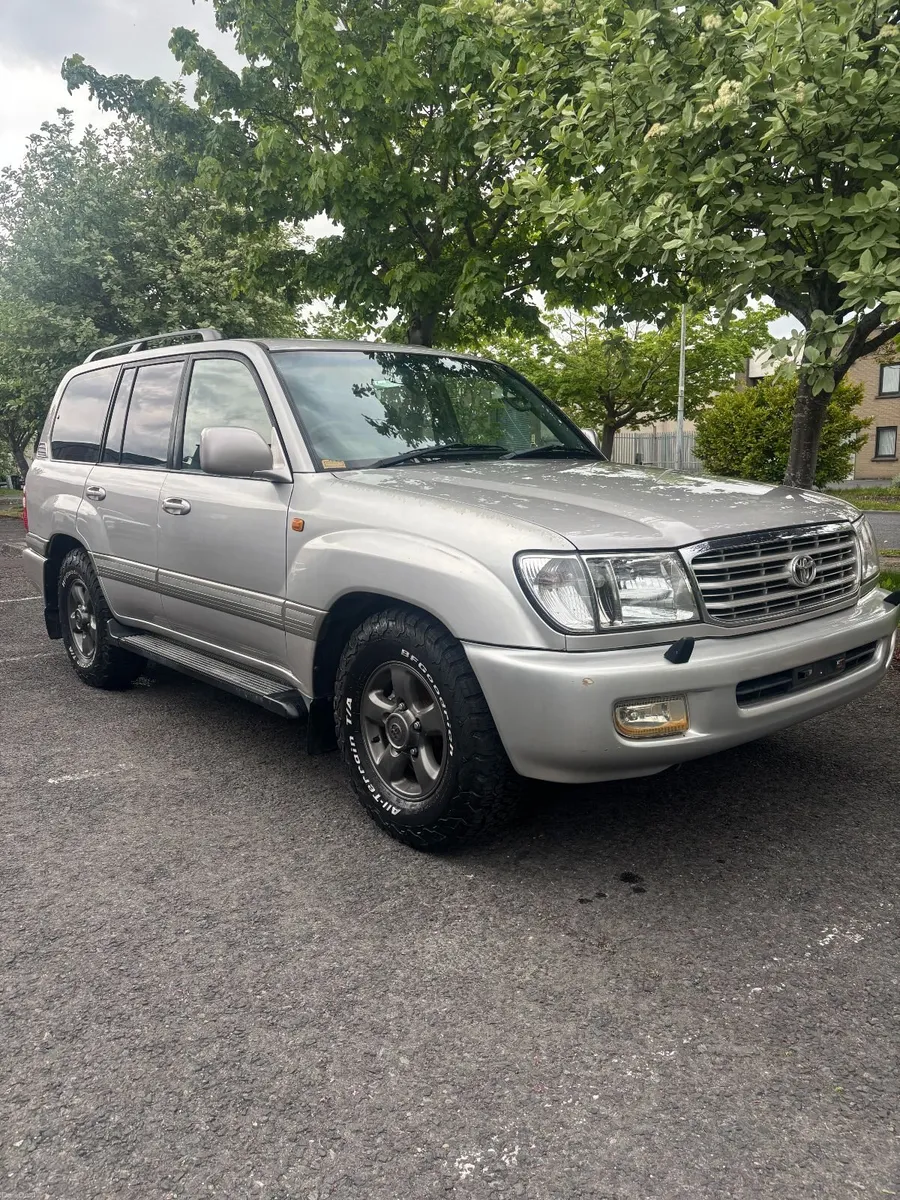 Toyota Land Cruiser 2002 - Image 1