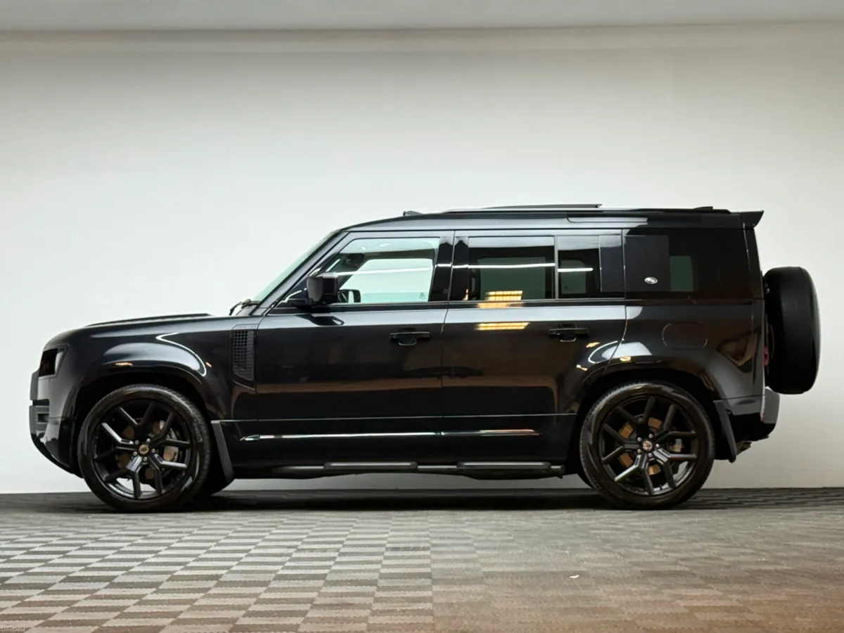 Land Rover Defender XS EDITION P400E 404HP AWD *PA - Image 4