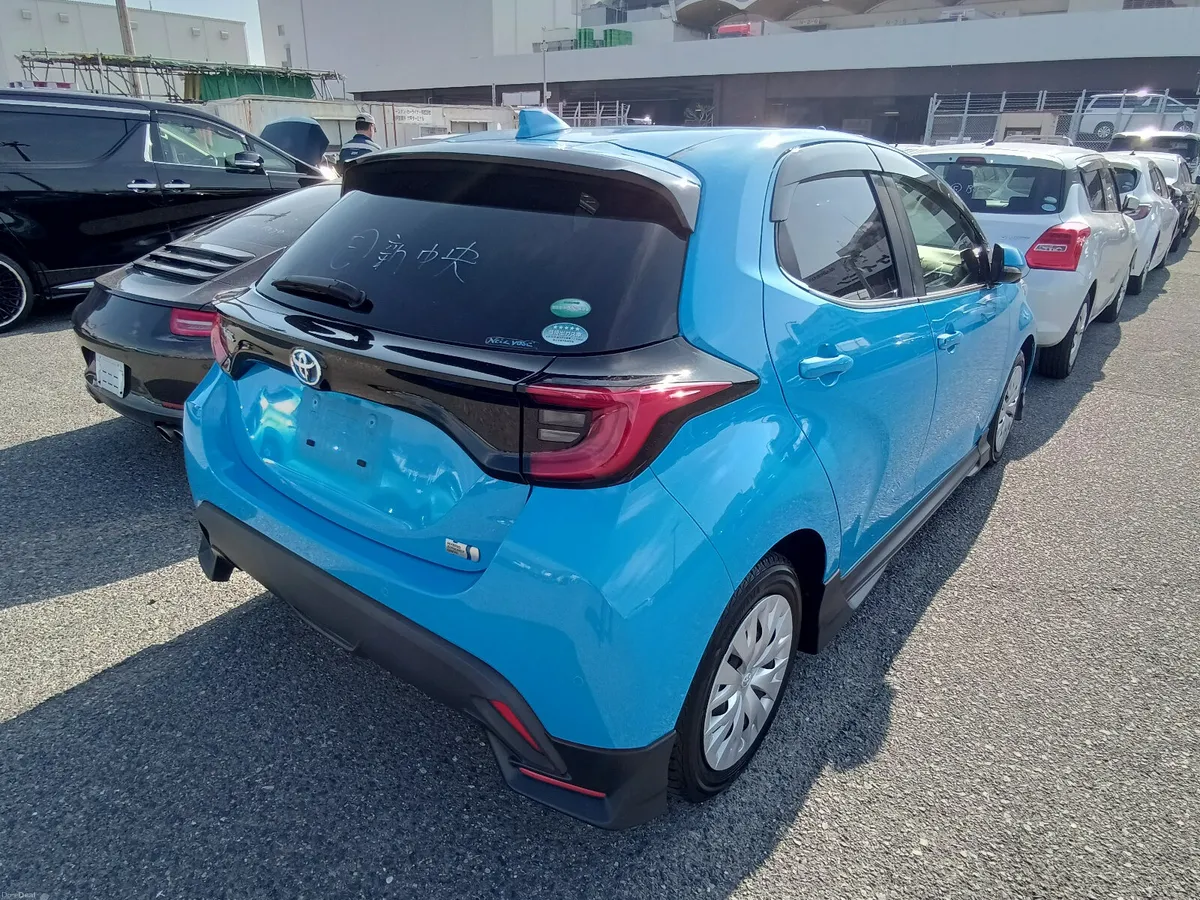 Toyota Yaris Hybrid - Image 3