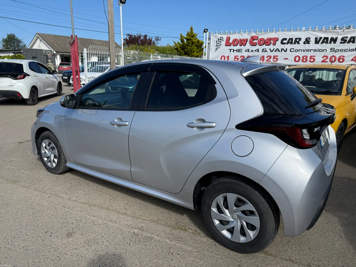 ///2021 TOYOTA YARIS 1.0 ///Automatic ///petrol - Image 4