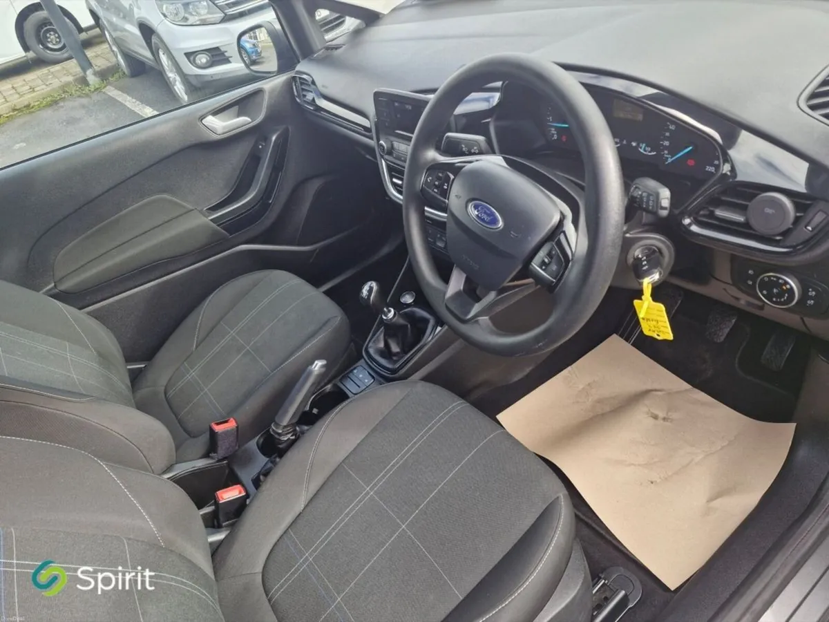 Ford Fiesta 1.5 TDCi 85PS Trend Van - Image 4