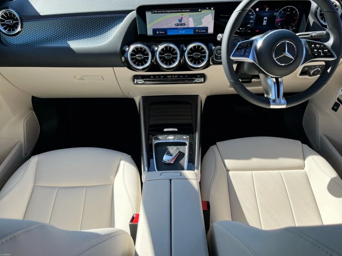 Mercedes-Benz GLA 180D Progressive Line Plus Compa - Image 3