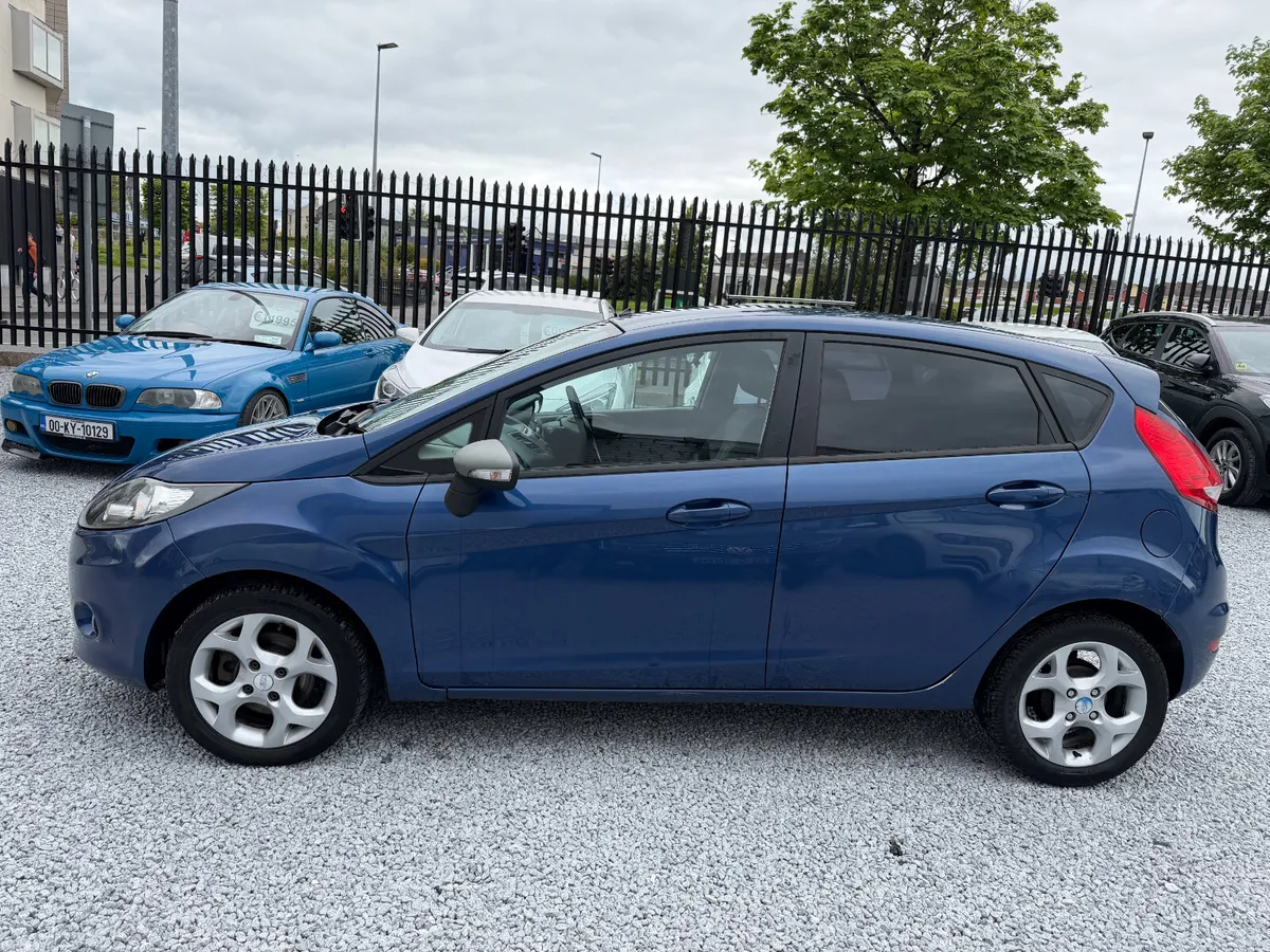 *LOW KM* 2010 Ford Fiesta Style 1.25 82PS 5DR - Image 4