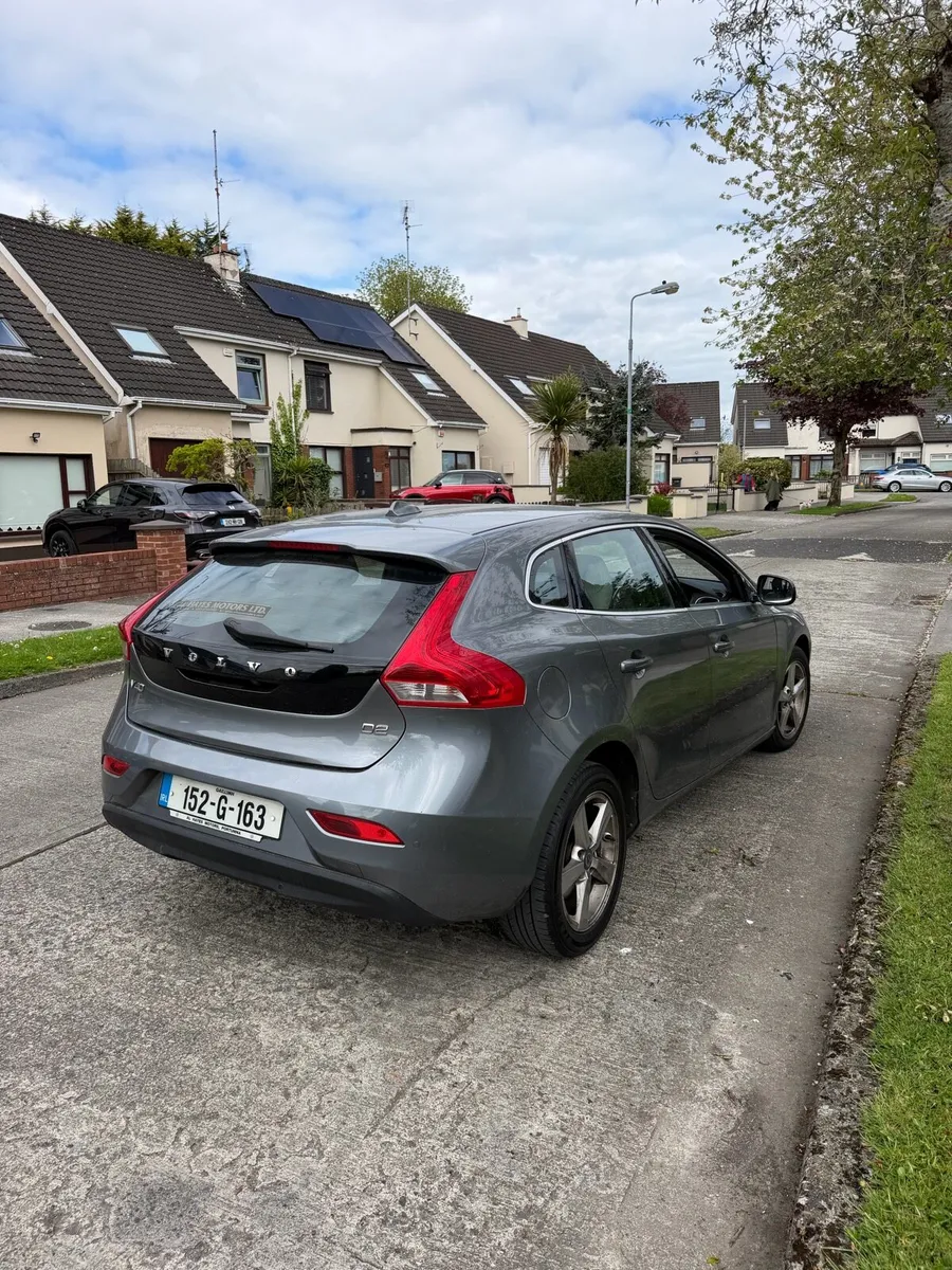 2015 Volvo V40 D2 1.6 diesel |NCT 10/26 & Tax 8/26 - Image 4