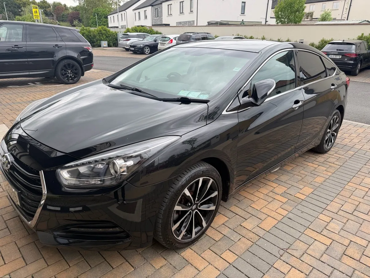 Hyundai i40  Automatic 1.7 Comfort - Image 1