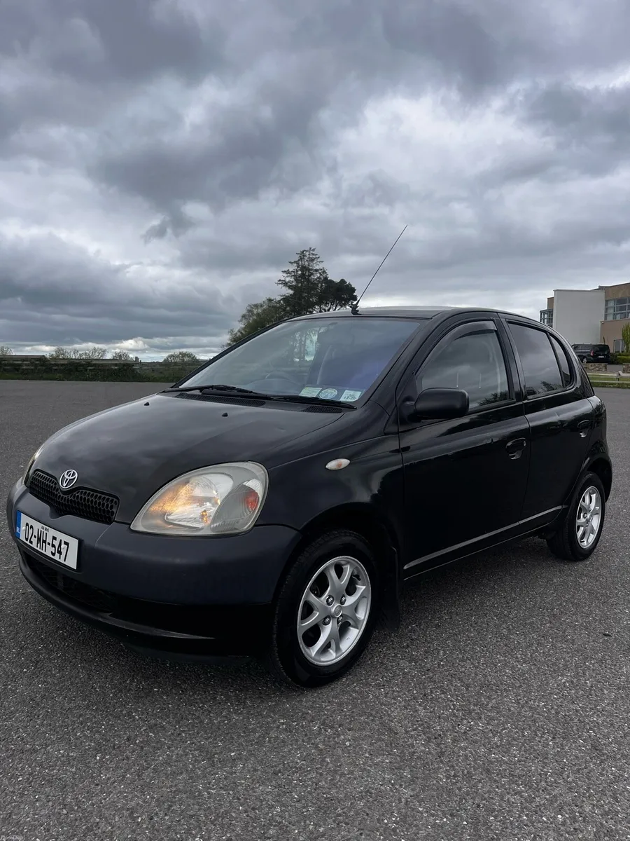 Toyota Yaris 2002 - Image 1