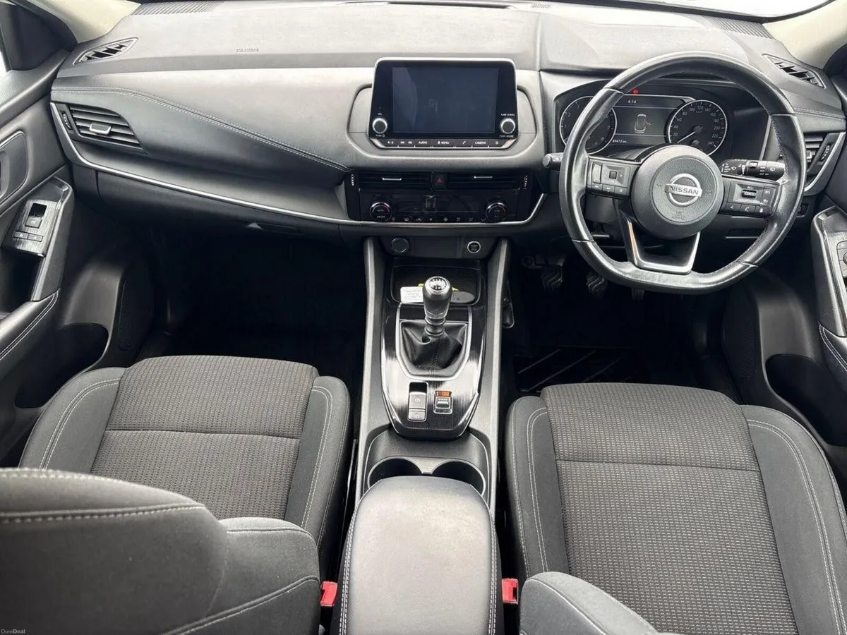 Nissan Qashqai 1.3 PET MILD HYBRID SV - Image 2