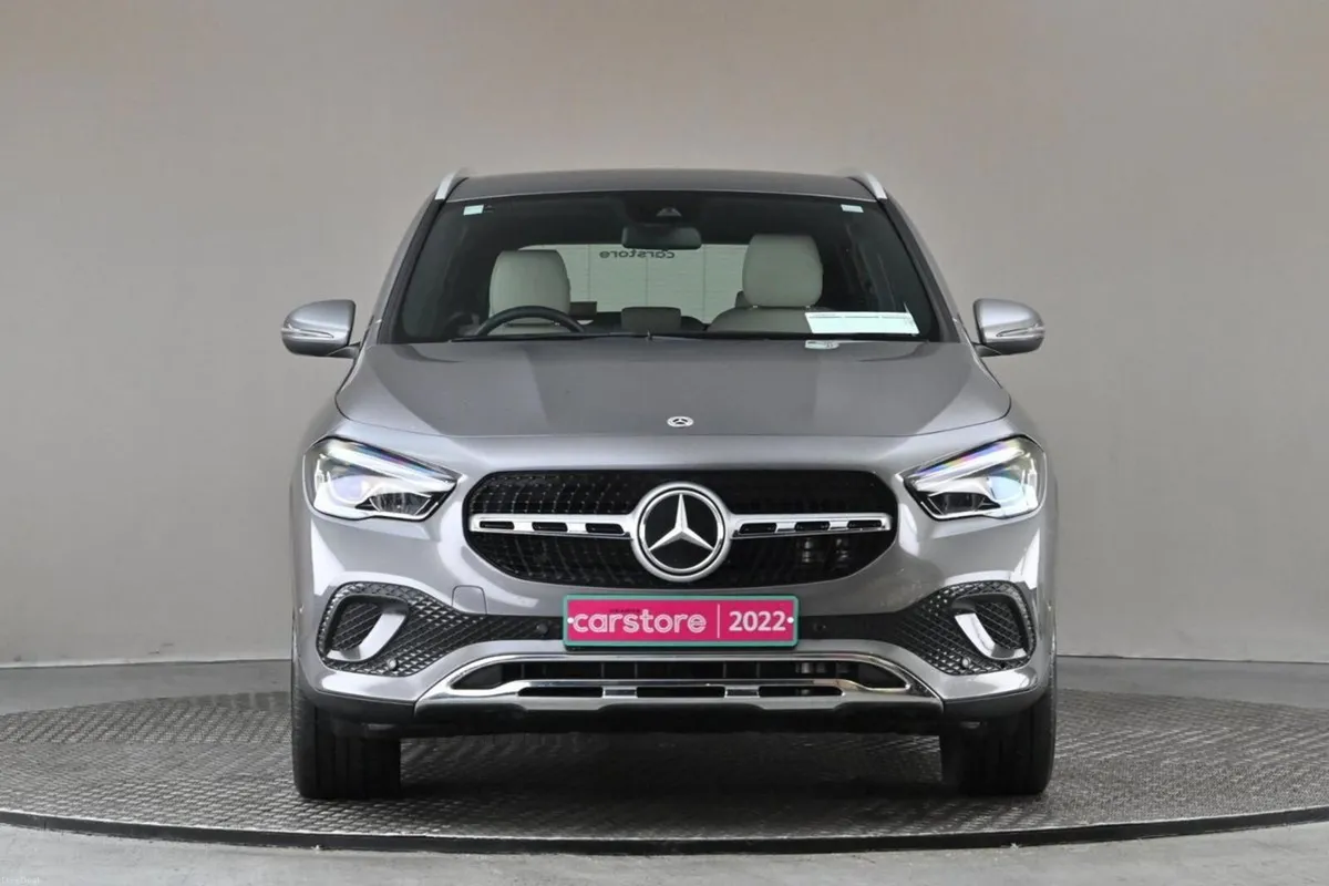 Mercedes-Benz GLA 200D PROGRESSIVE **BEIGE LEATHER - Image 2