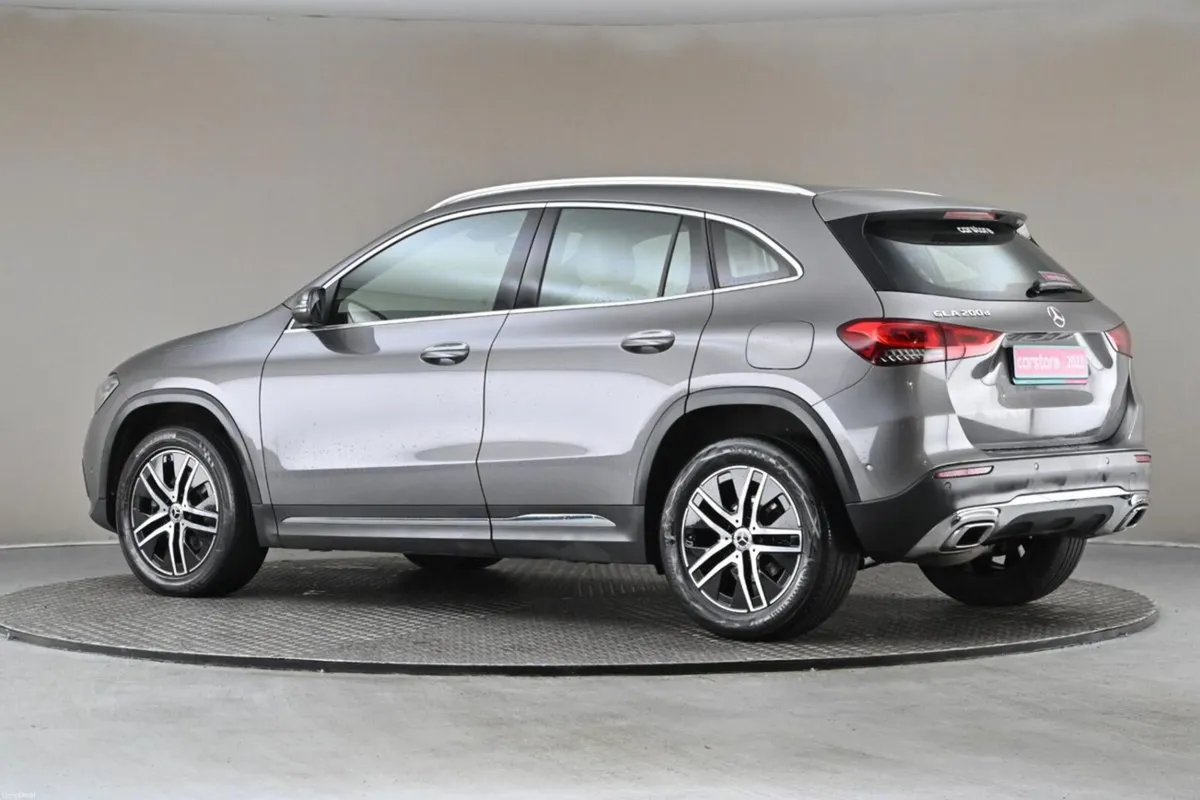 Mercedes-Benz GLA 200D PROGRESSIVE **BEIGE LEATHER - Image 6