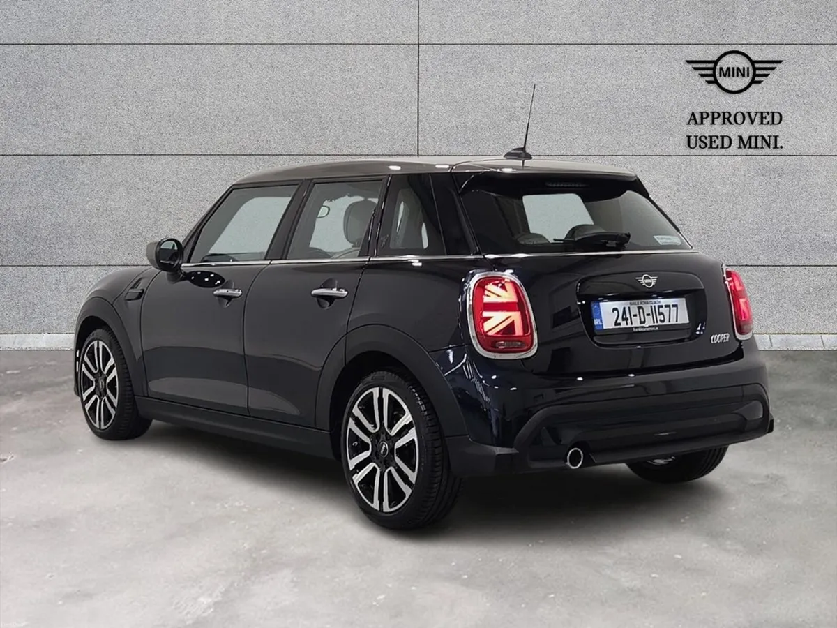 Mini Cooper 5-Door Cooper Exclusive - Image 3