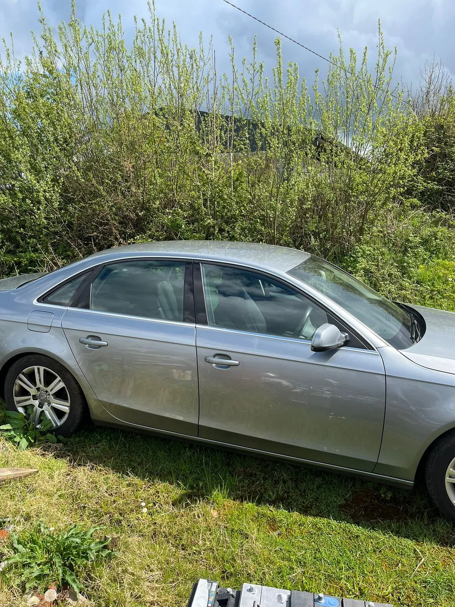 Audi A4 2011 for breaking - Image 3
