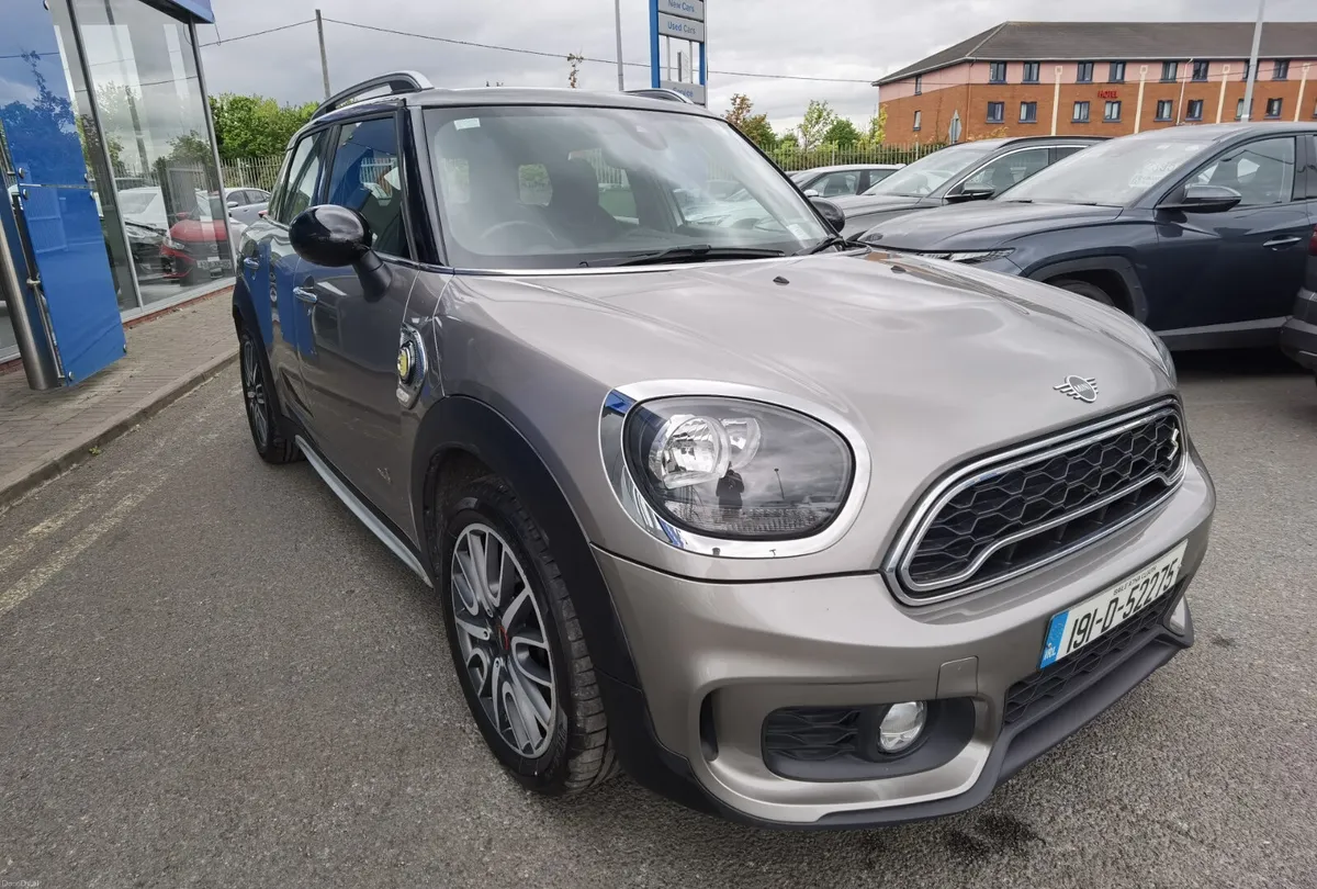 MINI COUNTRYMAN JOHN COOPER WORKS ALL4 AUTO PHEV - Image 3