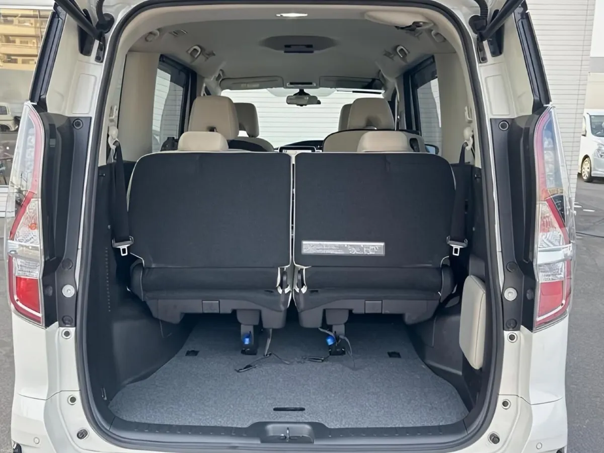Nissan Serena E-POWER HIGHWAY STAR - Image 3