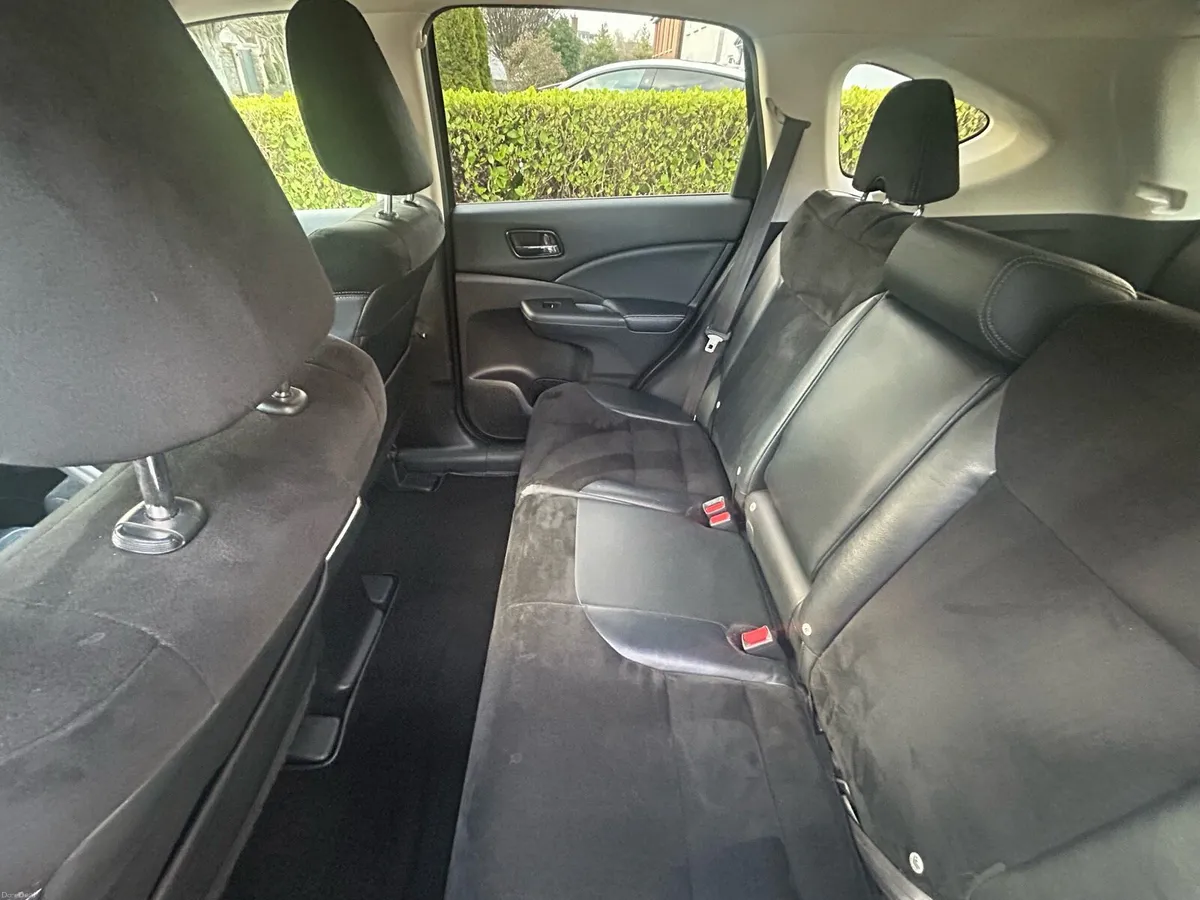 2016 CRV - Image 6