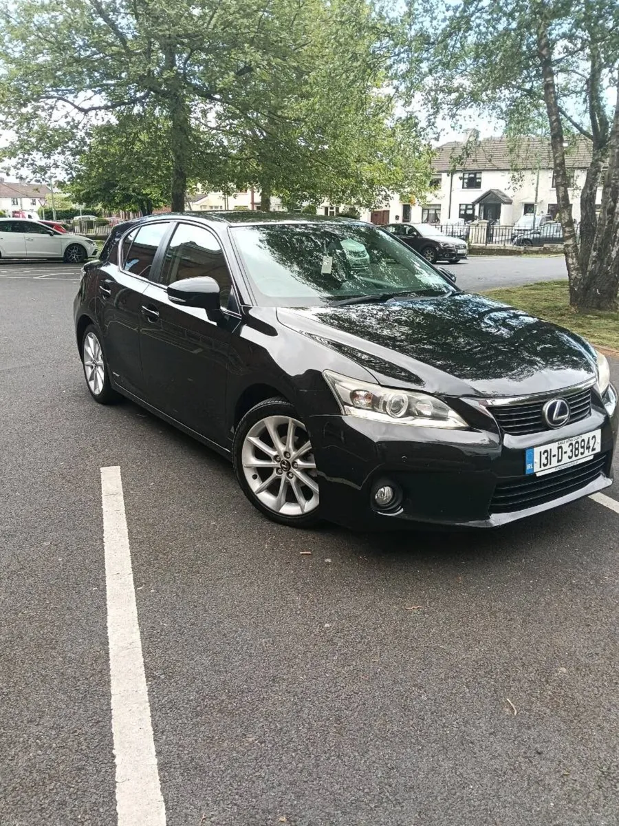 131 Hybrid Lexus - Image 1