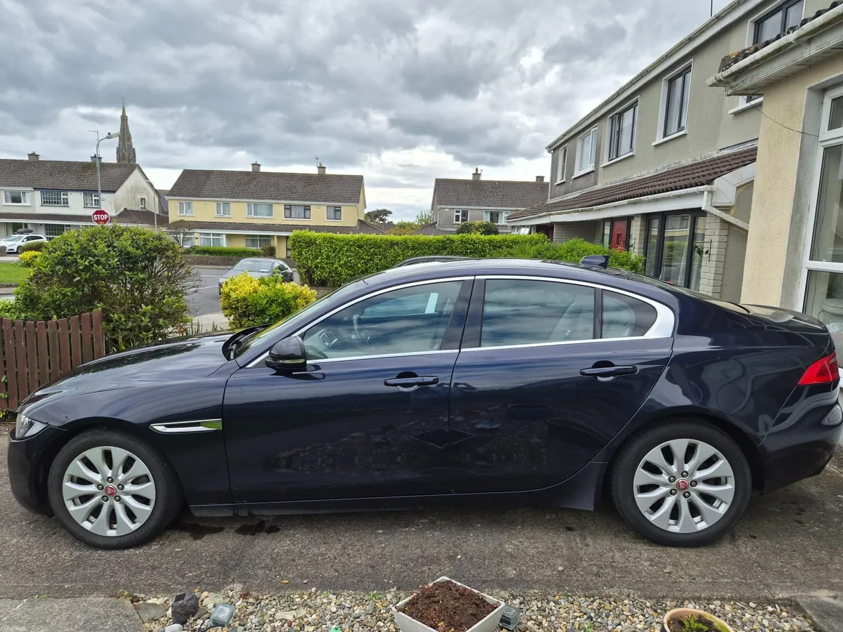 Jaguar XE 2017 pretige line - Image 2