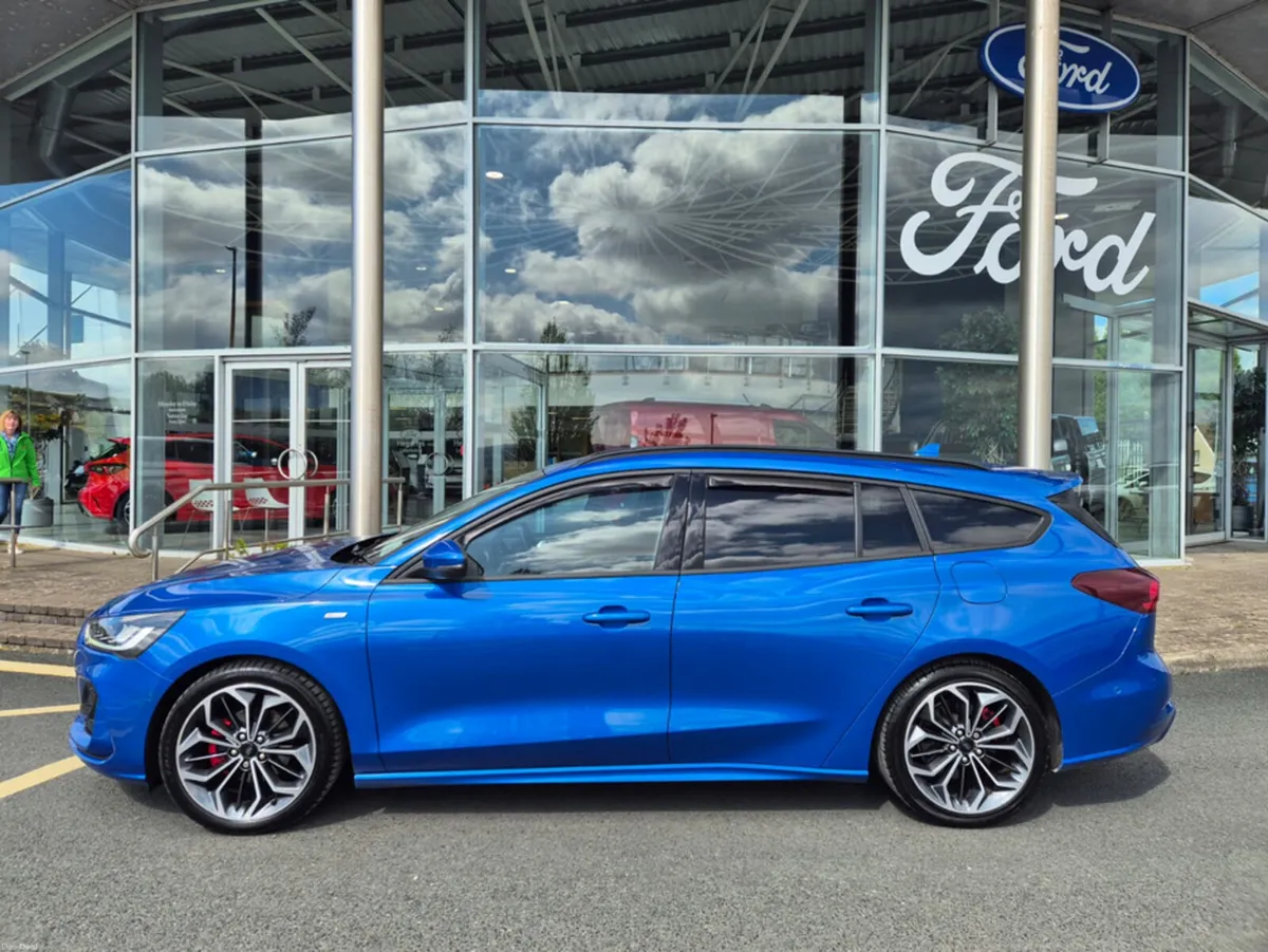 Ford Focus ST-LINE X ESTATE 1.5TD 115PS AUTO - Image 2
