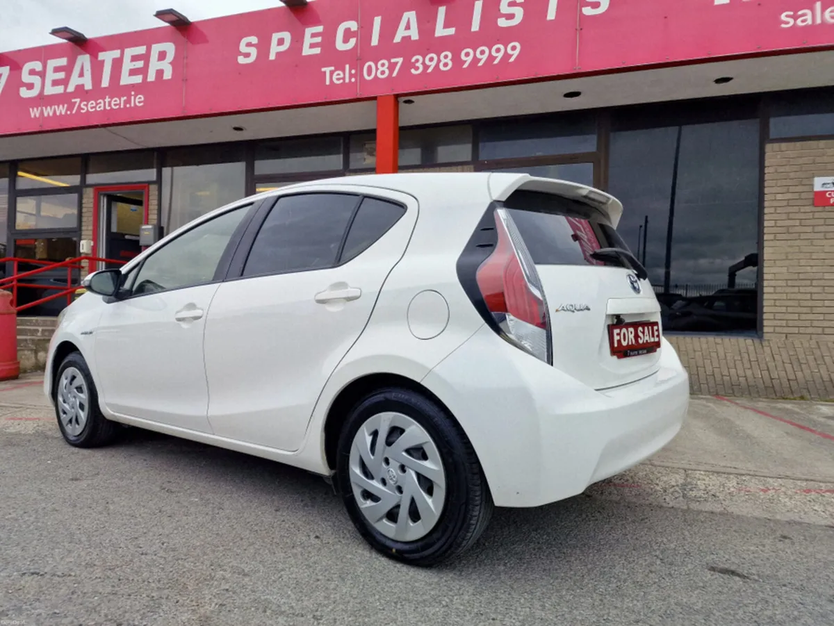 Toyota Aqua LOW MILEAGE, androiod car play, 5DR AU - Image 4