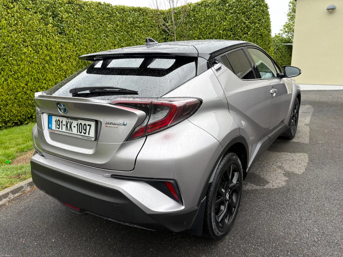 Toyota C-HR 2019 Hybrid - Image 4