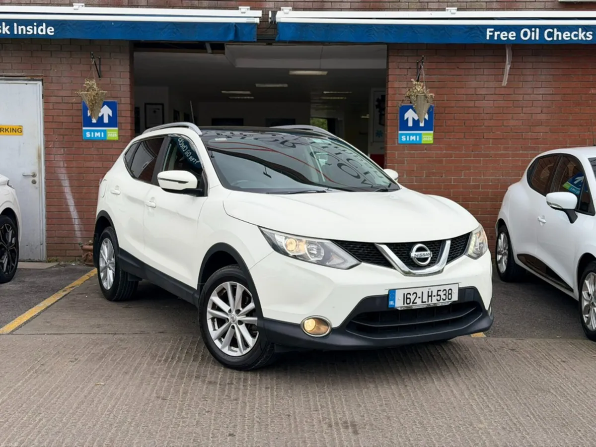 Nissan Qashqai 1.2 SV 5DR - PANROOF / SERVICE HIST - Image 1
