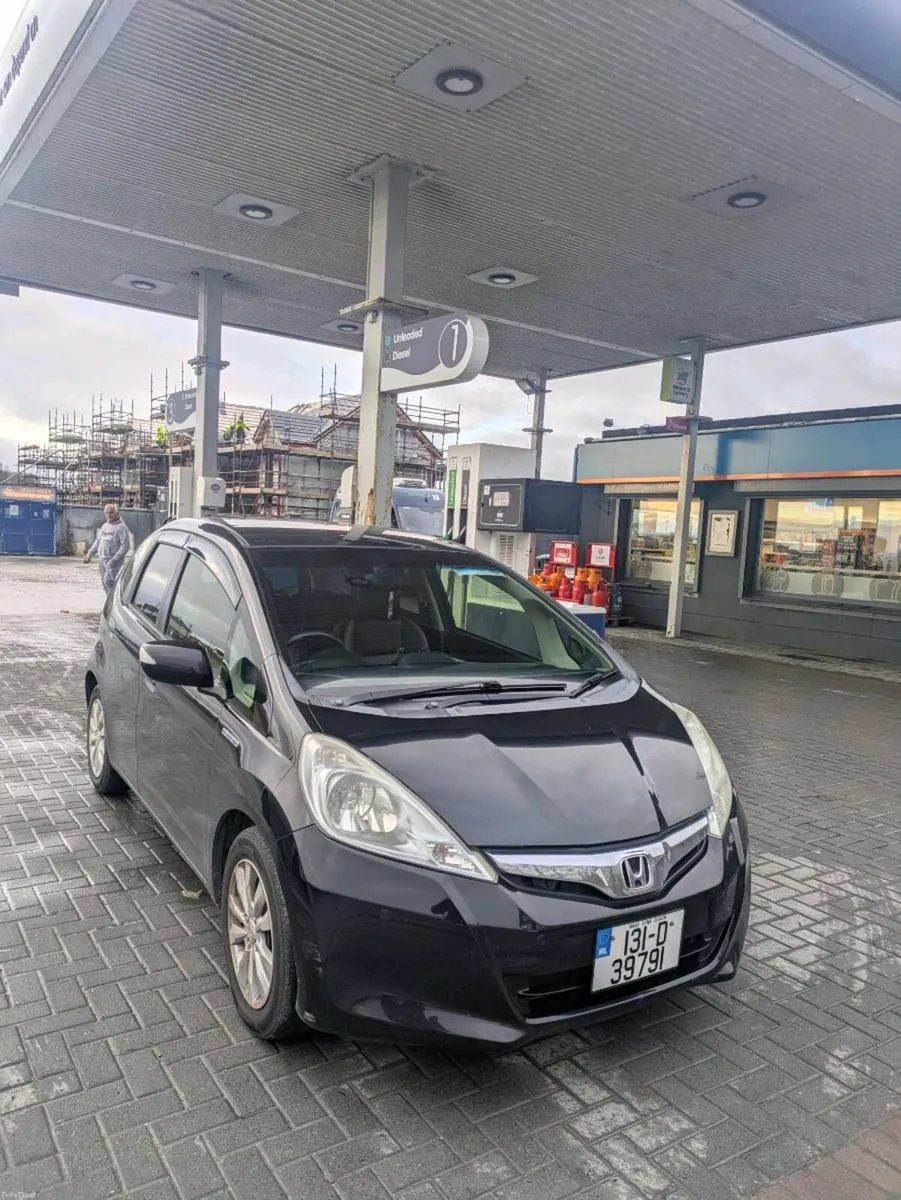 Honda  Fit Hybrid 2013 - Image 1