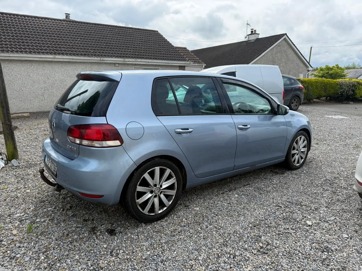 Volkswagen golf - Image 2