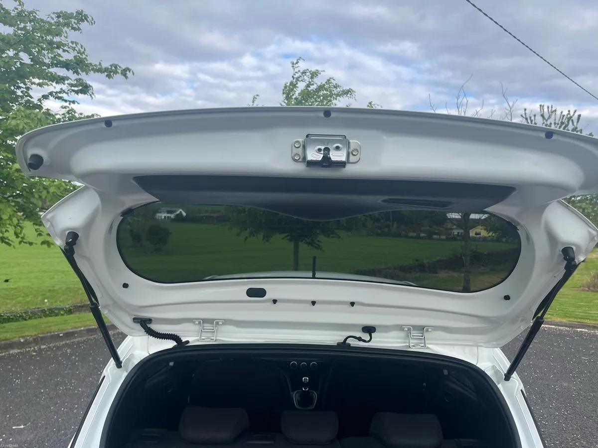 Hyundai I 10 - Image 4
