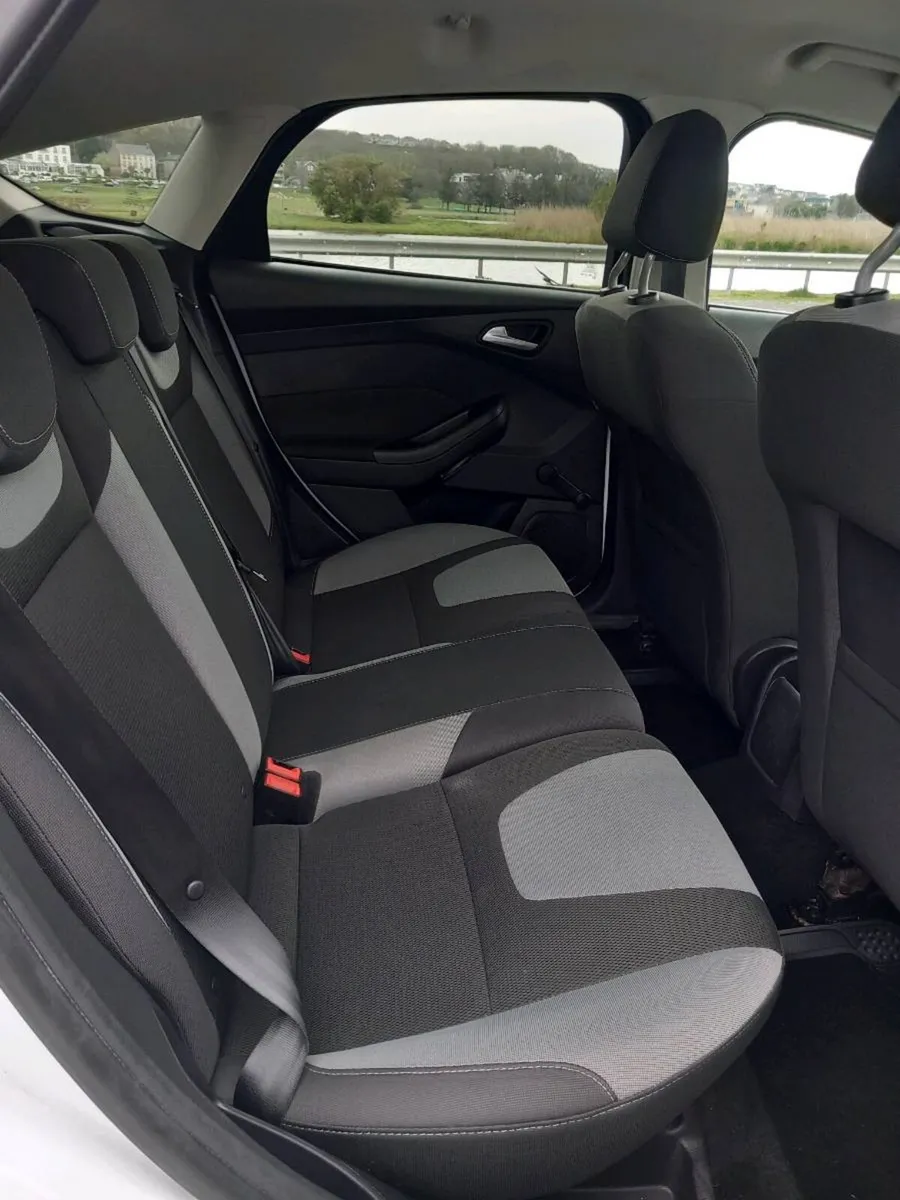 FORD FOCUS ECOBOOST ZETEC 1L Petrol - Image 3