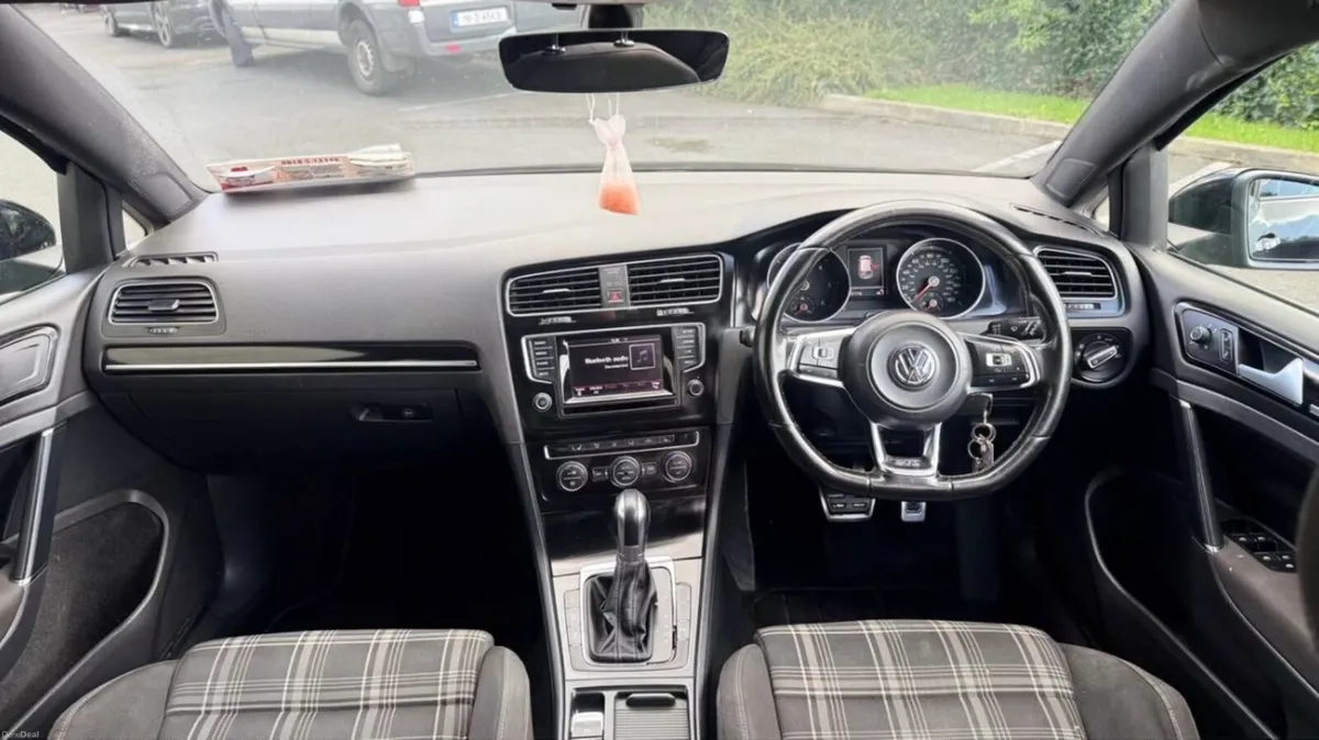 Automatic Volkswagen Golf GTD 2.0 TDI 5DR - Image 4