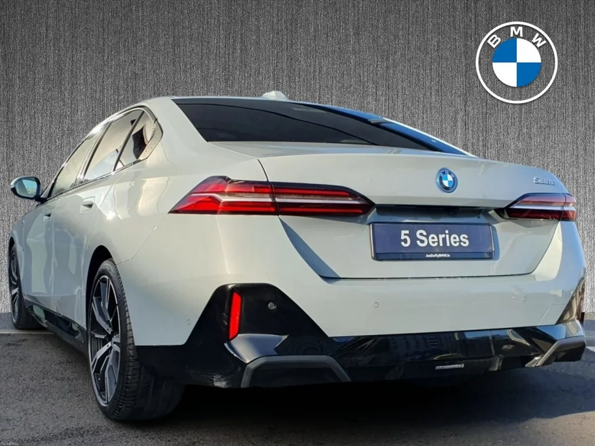 BMW 5-Series 530e M Sport Saloon - Image 3