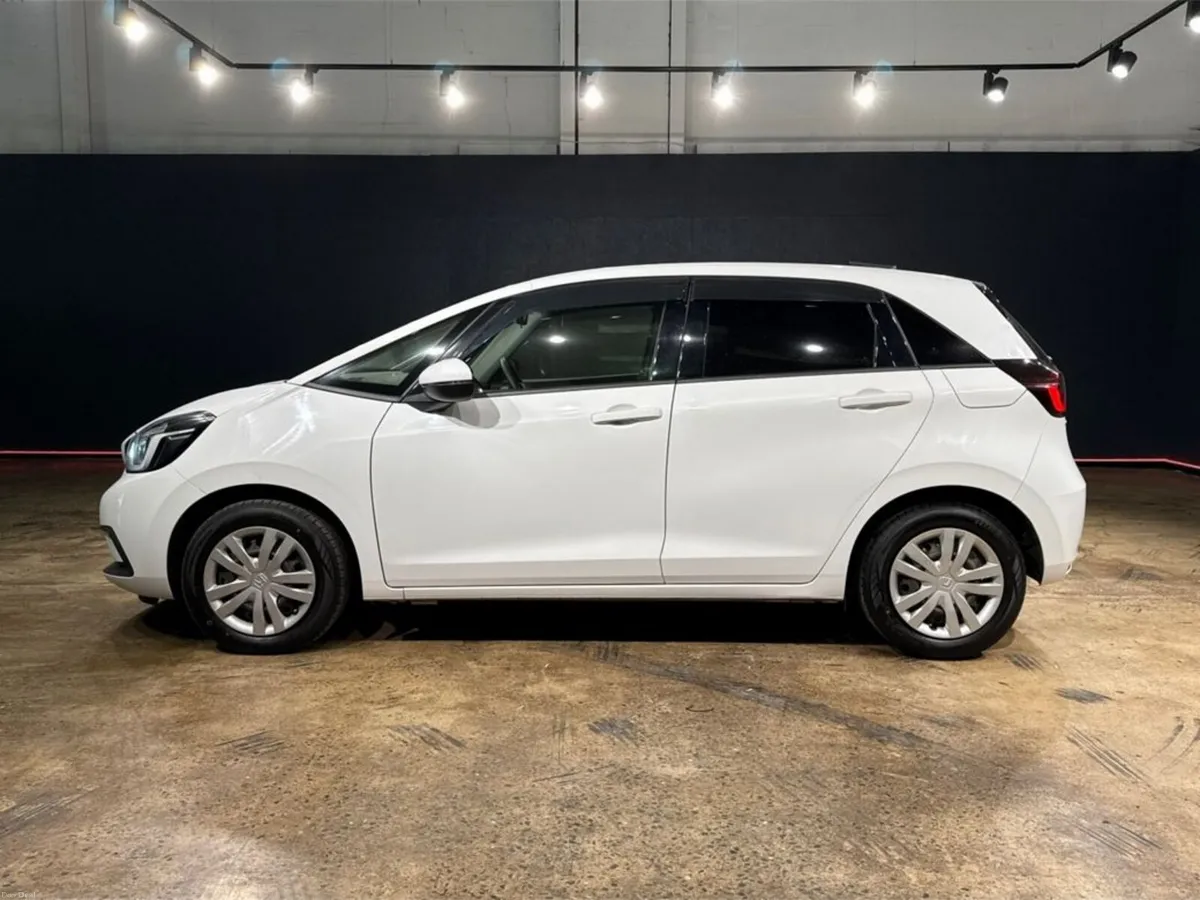 Honda Fit NEW MODEL - HYBRID 1.5 - CRUISE CONTROL - Image 3