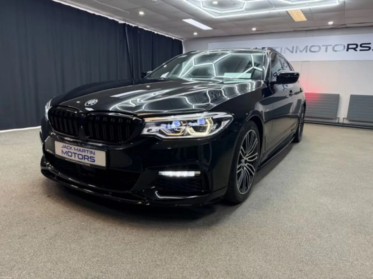 BMW 5-Series 523D Touring - Image 3