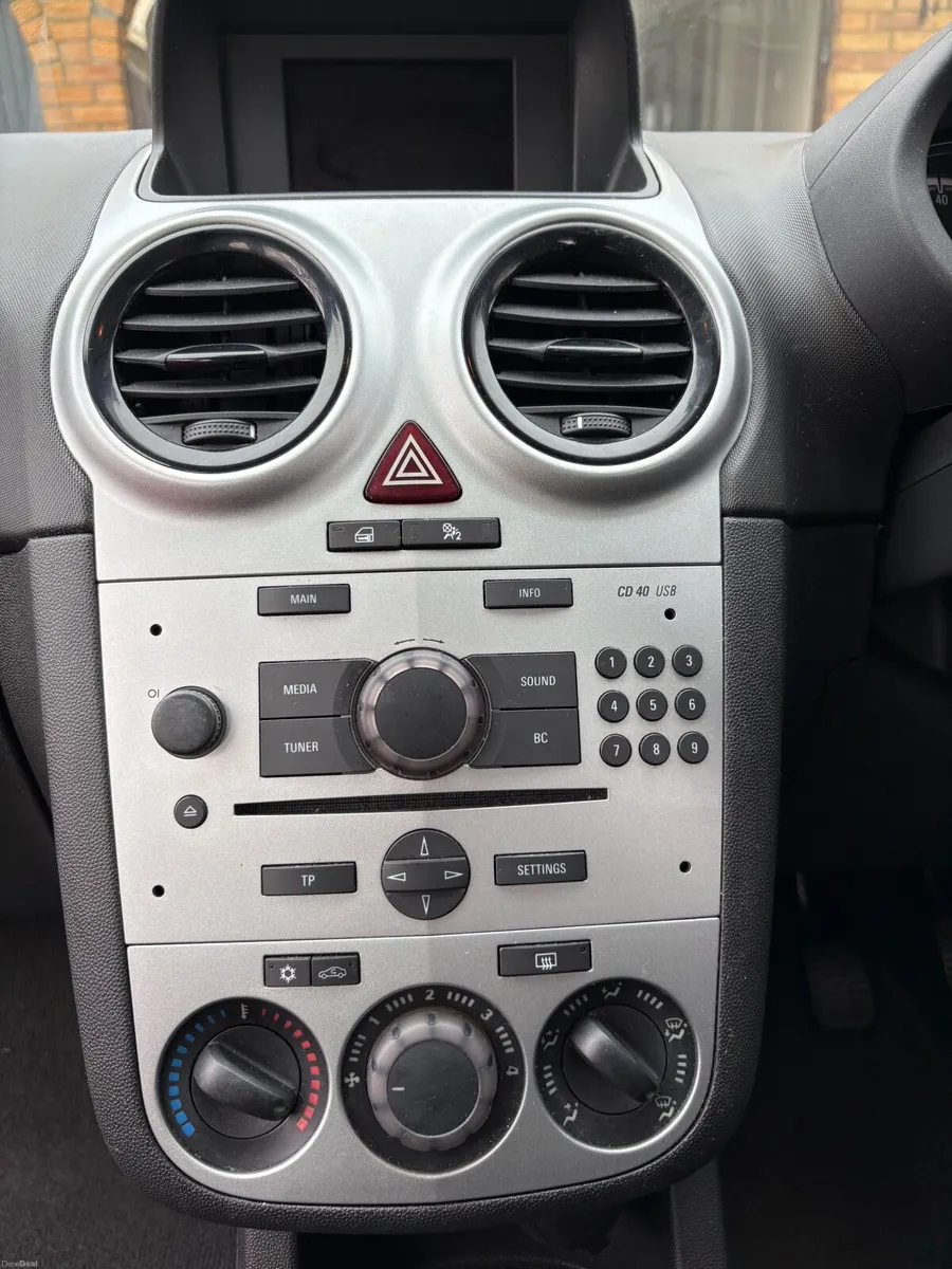 Opel Corsa 2014 - Image 3