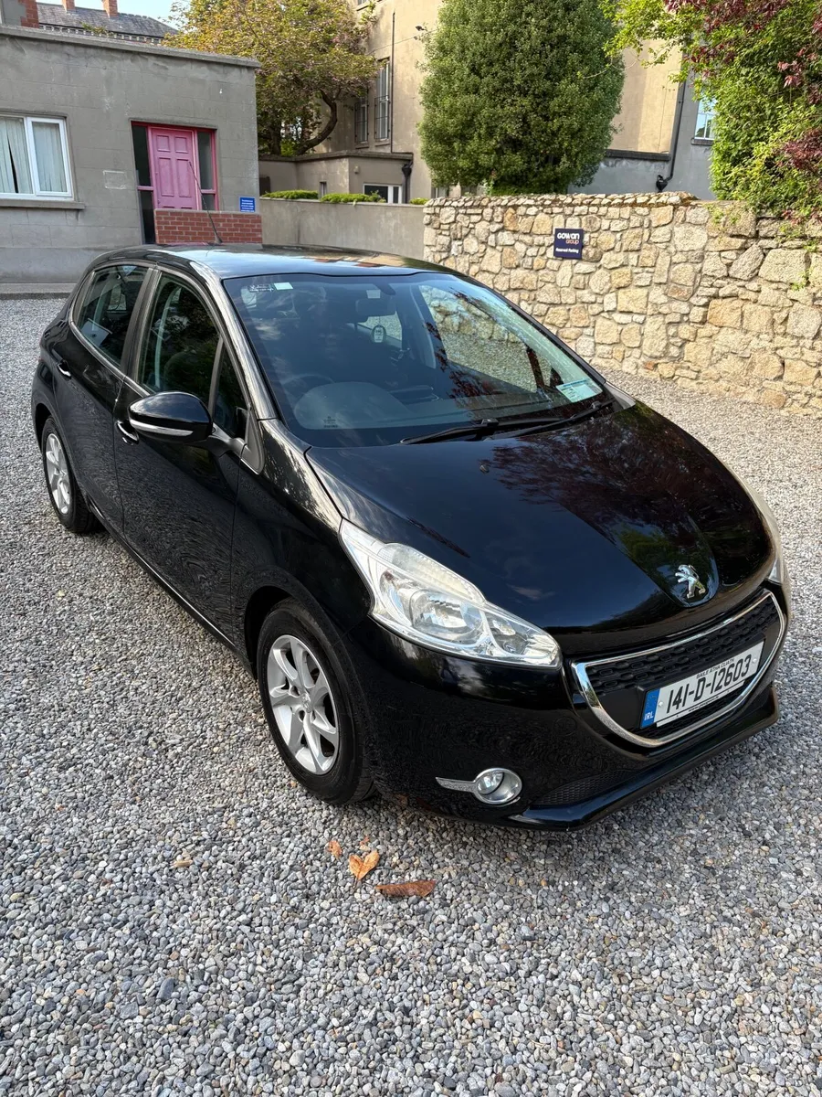 Peugeot 208 2014 - Image 1