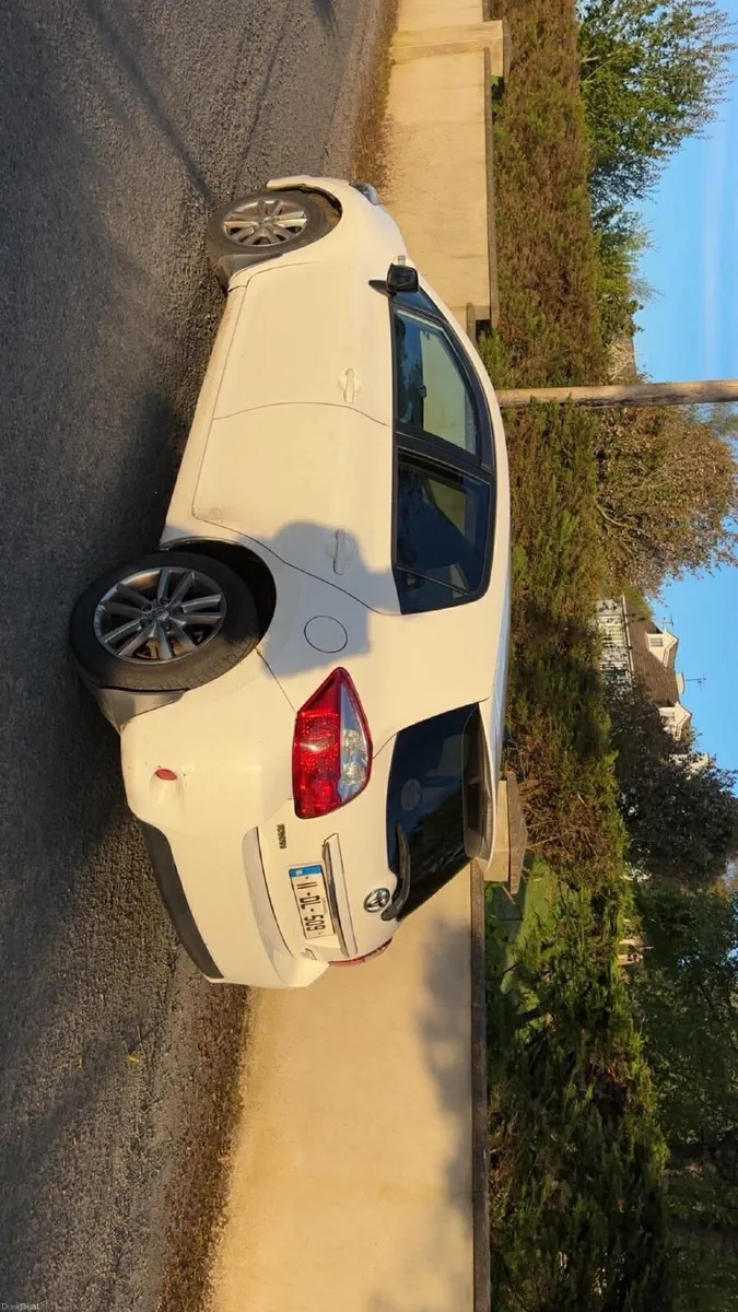 Toyota Auris 2011 - Image 4