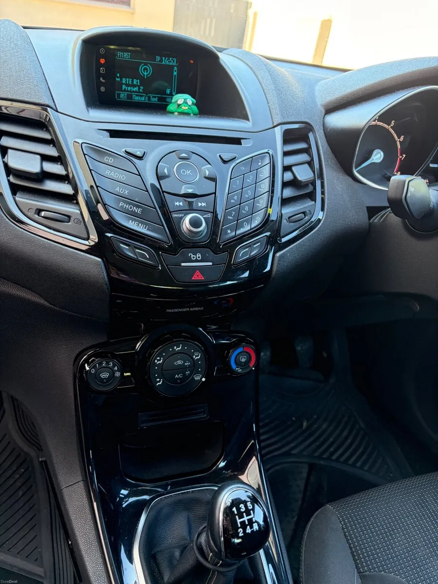 Ford Fiesta 2015 - Image 4
