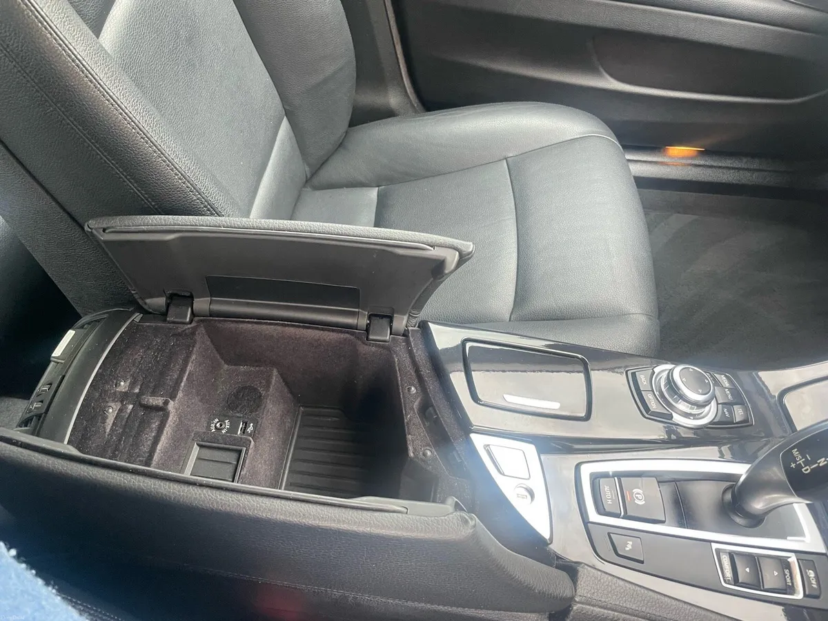 BMW 520d Touring Auto | Pan Roof | Heated Leather - Image 6
