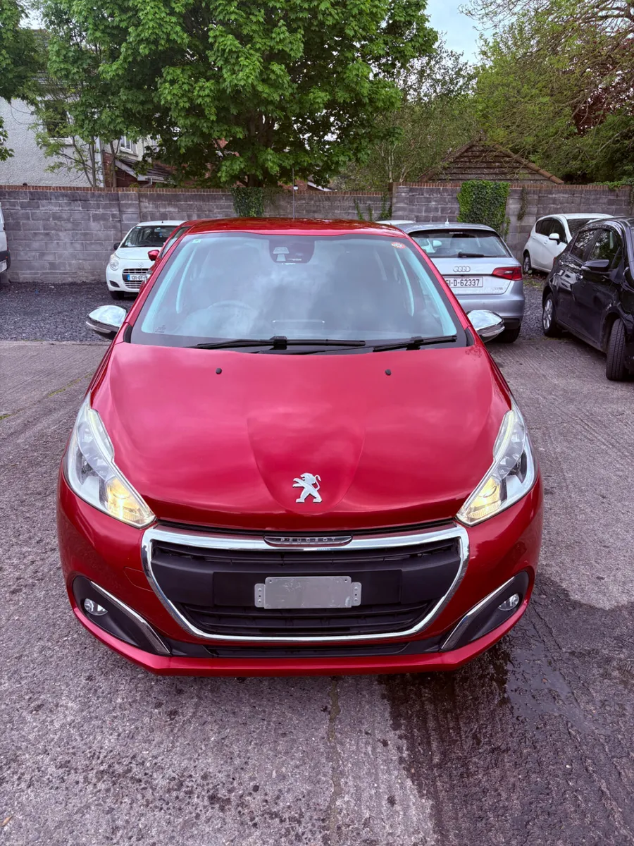 Peugeot 208 - 2016 Auto - Image 1