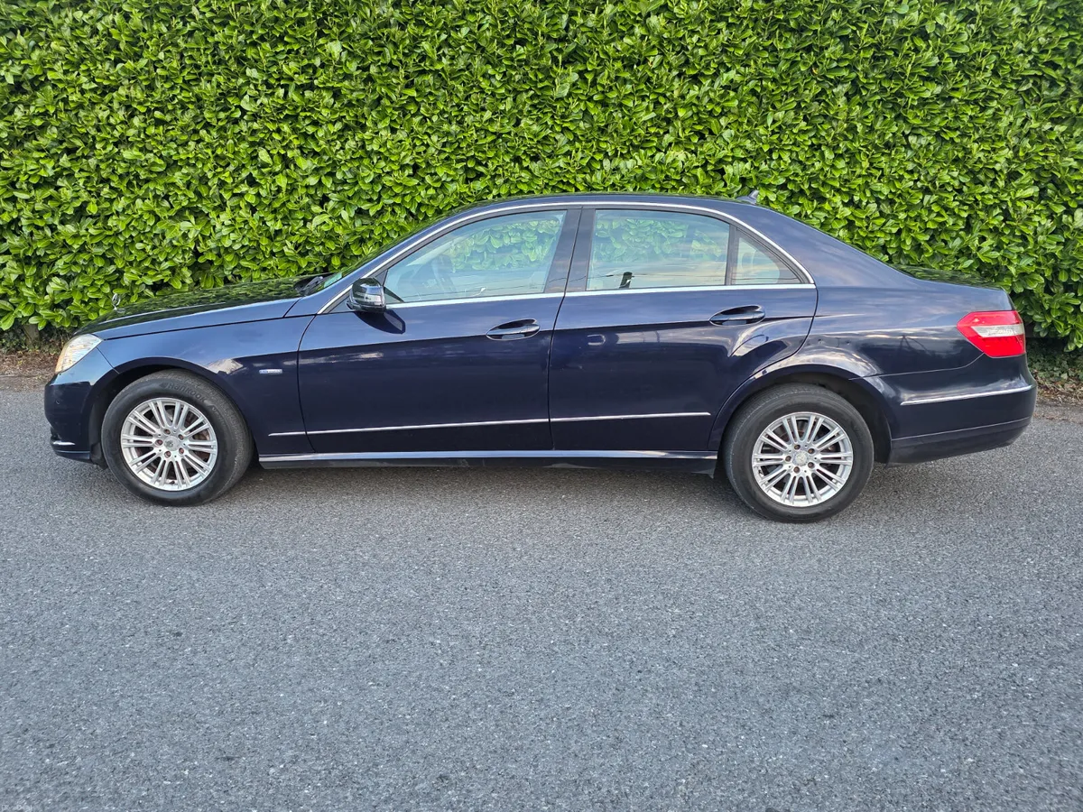 Mercedes-Benz E-Class 2011 Elegance Auto - Image 4